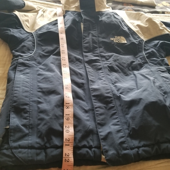 The North Face | Hyvent Ski Snow Jacket - Picture 8 of 9